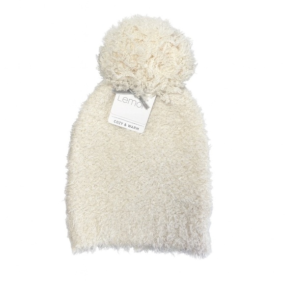 Lemon Accessories - NWT Lemon Ecru Cozy & Warm Fuzzy Pom Beanie Hat – Cream/Ivory One Size